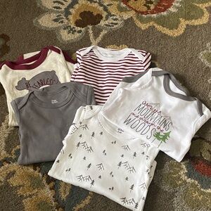 New Never Worn Set of Baby Onesies in Various Designs 3-6 Month